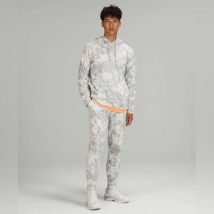 Basically New Lululemon Set (Sweatshirt and matching Sweatpants) 256$ Value!